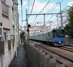 久し振りのタムロンレンズ体験で西武電車を撮る