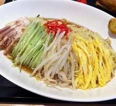 激細麺の冷やし中華がガチ美味い！函館市鍛冶「立喰いそば 新橋」