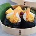 海老の天むすなお弁当