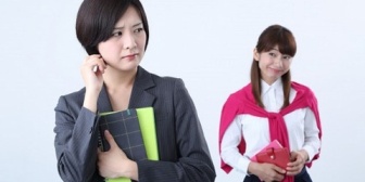偶然誰かとバッタリ会うことが苦手。本当は誰とも会いたくないけど、この性格を何とかしたいが…どうすれば？