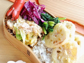 豚と春キャベツのチャンプルー弁当【遠くに居ても】