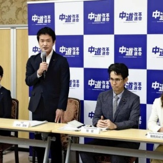 ヒクソン・グレイシーが新宿で書籍発売記念サイン＆握手会開催