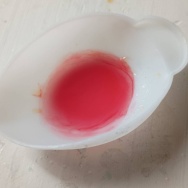 春休みの反動えぐ。と、赤い肉球つくりました。