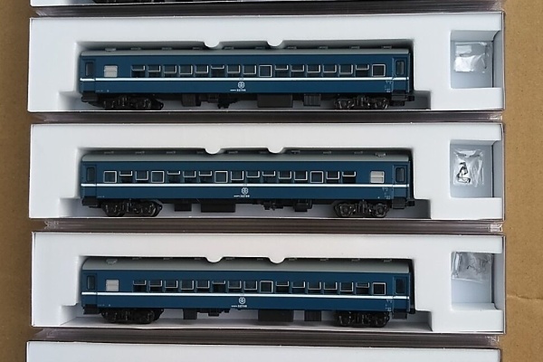 台湾　(Nゲージ) 鉄支路模型　EMU700 電車 台湾 (Nゲージ) 鉄支路模型 EMU700 電車 - メルカリ