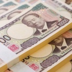 【朗報】日本政府「年収300万円無い奴は貧乏人だから現金配るわw」