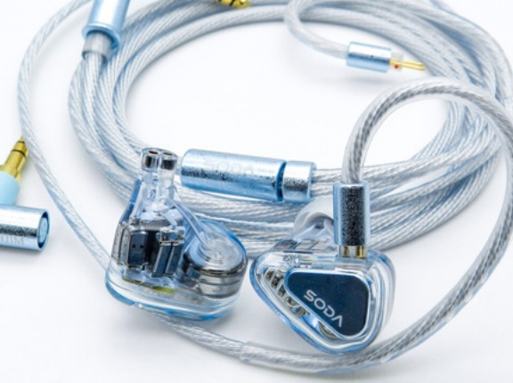 「TANCHJIM SODA」 美しいクリアデザインに1DD+4BA+2基の独自Silk System構成。爽快さと滑らかさを持つマニア向け300ドル級 高音質イヤホン【レビュー】