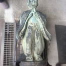 古びた銅像の姿が、見事生まれ変わりました