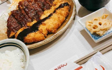 『矢場とん🐽』の画像