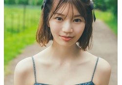【速報】高本彩花、すべすべデコルテを公開。こりゃ写真集5000部は売れるだろ....