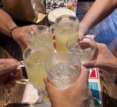 秘密結社(？)の会合。や台ずし〜古酒屋