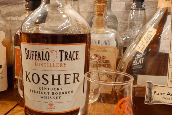 バーボン、ストレート、ノーチェイサー