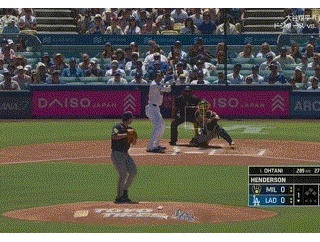 大谷翔平、第一打席で2試合ぶりの安打となるライト前ヒット！！！！