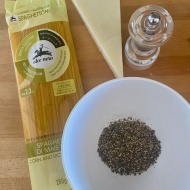 一度食べたらやみつきに〜アルチェネロ有機グルテンフリー・スパゲットーニのカチョ・エ・ぺぺ【PR】