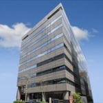 建物を見るなり「あっ、ここヤバイ無理俺入れない」とか言ってゲロ吐いたりするのどう？ 	