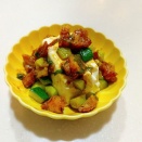 豆腐のエスニック風唐揚げ大葉のせ