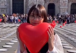 【衝撃】与田祐希、2nd写真集に封入されてるポスター、どれも良いなｗｗｗｗｗ