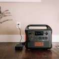 古い充電器やポータブル電源、家に眠っていませんか？片づけは火災予防にもなる