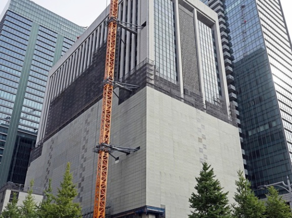 丸の内の超高層ビル「三菱UFJ銀行本店」の解体状況！地上28階、高さ約160m規模の「(仮称)M計画（MUFG本館）」に建替え（2025.10.12）