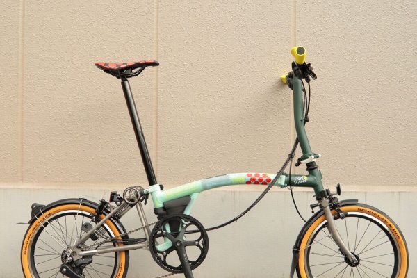 12/14迄期間限定価格 BROMPTON 　タペストリー　非売品 BROMPTON】限定カラー「CHERRY BLOSSOM」新発売！ | CYCLE HACK