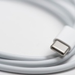 X民「充電器に差したスマホケーブル、スマホに刺してないのに突然発火した」