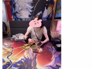 【悲報】女性「新宿のスシロー、引きこもりの部屋みたいになっててサイアク」