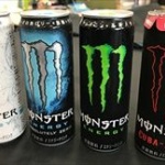 ワイ｢モンスターエナジー...体に良くないけど疲れてるし飲んでみるか...｣