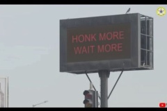 クラクション鳴らすと待ち時間が増える信号【インド】