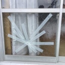 記事タイトル【菊池市・合志市】ガラス割れ替え修理なら最短当日！3代続く地元のサッシ専門店「かまや」にお任せ