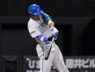 日本ハム、8試合ぶり連勝！カストロ4号逆転3ラン！万波スクイズ＆9号！加藤貴3勝目！