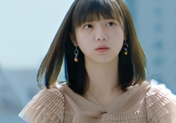 【悲報】つか冨里奈央の写真集が遠のいたのは損失すぎる