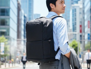 大型ファンと専用保冷剤で背中へひんやり送風！背中が涼しい冷却ファン付きリュック