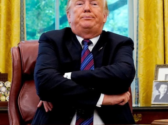 アメリカ「お前らの現大統領＆首相のマヌケな写真を見せてくれ！」