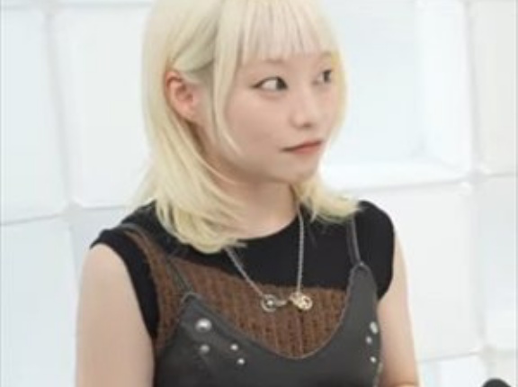 【悲報】井口裕香さん、ダイナマイトボディで本渡楓さんを圧倒してしまう・・・