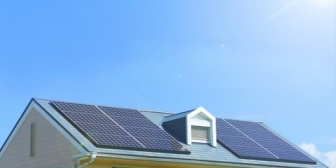 【家建築予定】外観を気にしないなら太陽光パネルの設置を検討すべきだが、スタイリッシュな家を望むなら見栄えが損なわれるかもしれないね