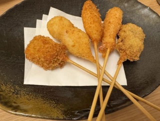 外国人「日本の串カツで絶対に注文しておけって具材といえば何？」