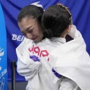 全日本選手権フィギュア女子、坂本選手優勝おめでとう！樋口選手、三原選手が祈り、抱き合う姿に感動