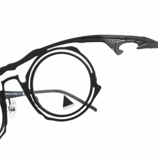 メイドが接客するメガネ屋　キャンディフルーツ オプティカル