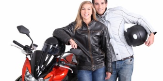 【報告者がオカシイ】ドライブデートに時に前をカップルのバイクが並走していた。でも男性の方がミスで転びそうになってて女性は幻滅しただろうなー…