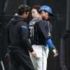 日ハム江越、右手首に死球も病院行きを拒否「ヒビでも見つかったら2軍に落とされる」