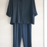『なぜか夏に着たくなる黒！50代コーデ』の画像
