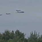 【動画】アメリカの最終兵器さん、取り巻きを引き連れてイラン上空を華麗にお散歩開始