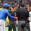 【日本ハム】新庄監督、メンバー票交換で粋な花束サプライズ　小久保監督も満面の笑み