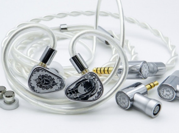 「TANCHJIM Origin Asano Tanch Lost Manor」 個性的デザインに豪華すぎるパッケージ。色々と「重すぎる」熱量で仕上げられた特別限定版イヤホン【レビュー】