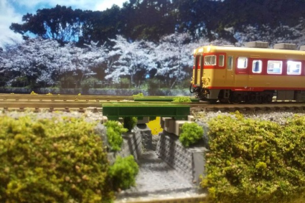 Nゲージ 鉄道ジオラマ　川沿いを走るローカル線　高架下　ガーター橋 国道沿いのローカル非電化路線 ～ A Realistic Local Railway