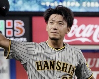 6月デュプ 3勝1敗 26.2回 防1.01 伊藤将司 2勝0敗 22.2回 防0.40 ← どっちが6月MVPだ？