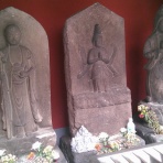 壊れた玩具で遊ぶ日々