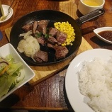 『神田の肉バル RUMP CAP 新橋店/ランチMIXステーキ(限定10)980円 コスパ良く満足、熟成赤身美味い』の画像