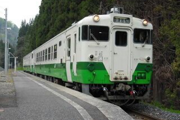 教師ラウンジへようこそ 懐かしいかな キハ40 只見線 会津水沼駅 早戸駅