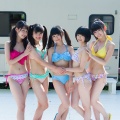 【悲報】ヤンマガさん、表紙におっぱいを40個も乗せてしまうw w w w w 