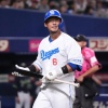 中田翔、涙なく笑顔で交代　引退試合で拍手に包まれる　打席ではオール直球で３球三振